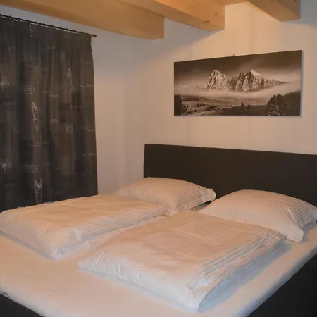 Dijkstra's 672 Nyaraló *